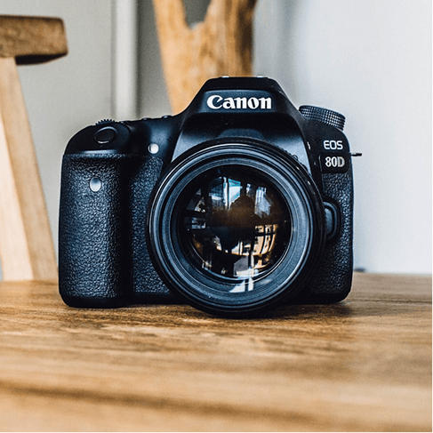 DSLR / Mirrorless Camera